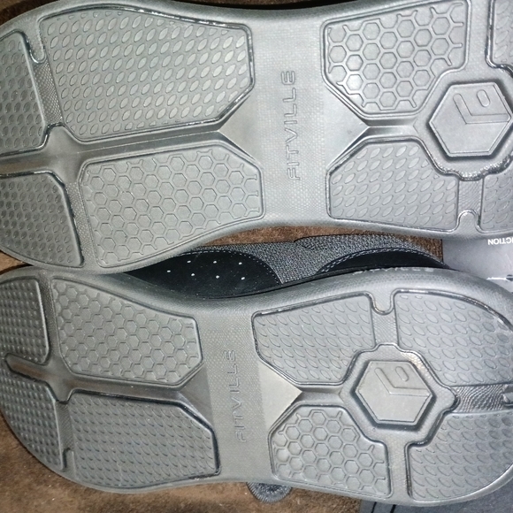 Men's slip ons - Picture 2 of 3